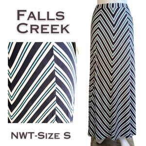 Falls Creek Maxi Skirt Small Chevron Striped Blue White Jersey Knit Boho NEW